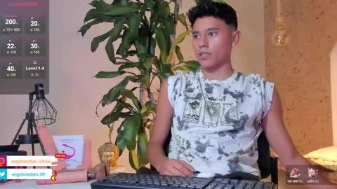 Snapshot of angel_esteban_fx chatting on February 2025 10:26:02 AM ngel Esteban online show from February 2025 10:26:02 AM