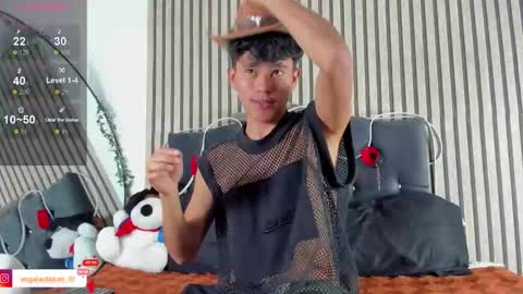 ngel Esteban  online show from February 2026 07:09:02 PM