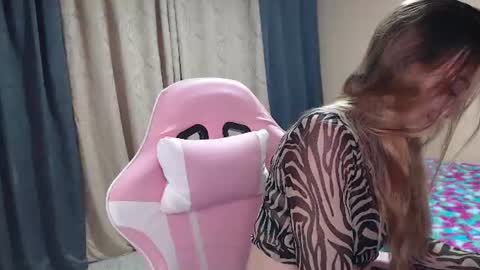 Snapshot of angel_girl10 chatting on June 2026 09:29:01 PM Angel Girl online show from June 2026 09:29:01 PM