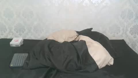 Angel Lein online show from October 2025 06:41:01 PM