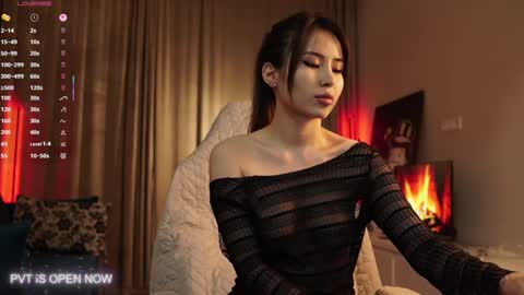 Luisa online show from December 2025 02:06:02 AM