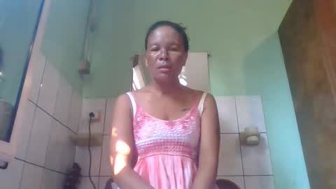 Snapshot of angel_mayah chatting on June 2026 04:25:01 AM Angel Mayah online show from June 2026 04:25:01 AM