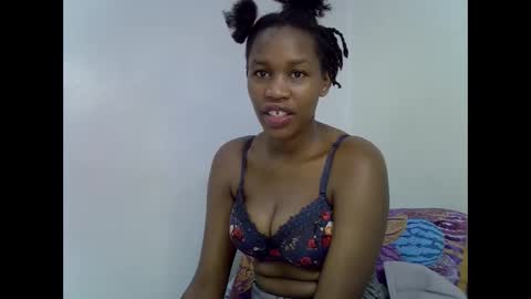 Snapshot of angel_mia5 chatting on November 2025 06:35:02 AM angel_mia5 online show from November 2025 06:35:02 AM