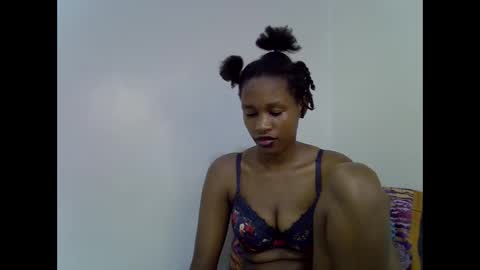 Snapshot of angel_mia5 chatting on November 2025 07:25:02 PM angel_mia5 online show from November 2025 07:25:02 PM