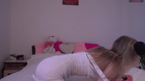 Snapshot of angel_quincy chatting on February 2026 09:49:02 AM angel_quincy online show from February 2026 09:49:02 AM