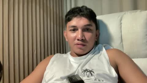 Snapshot of angel_rafael chatting on January 2025 10:01:01 AM angel_rafael online show from January 2025 10:01:01 AM