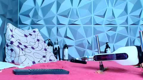 angel red77 online show from November 2025 08:00:01 PM