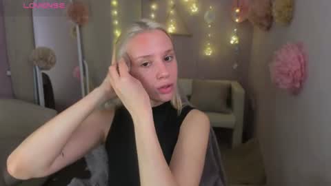 Snapshot of angel_tessa chatting on June 2026 08:59:02 PM Angelica online show from June 2026 08:59:02 PM