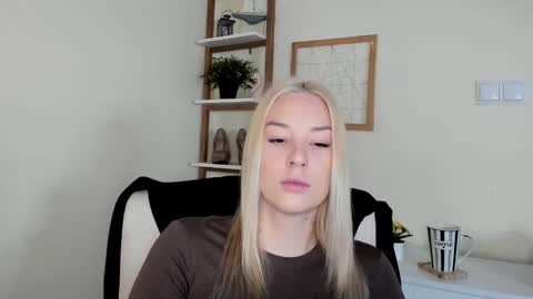 Snapshot of angela21babe chatting on February 2026 07:02:01 AM Angela online show from February 2026 07:02:01 AM