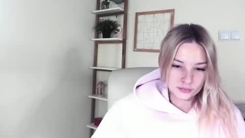 Snapshot of angela21babe chatting on February 2026 06:53:01 AM Angela online show from February 2026 06:53:01 AM