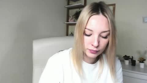 Snapshot of angela21babe chatting on February 2026 02:03:02 PM Angela online show from February 2026 02:03:02 PM