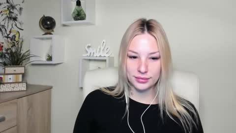 Snapshot of angela21babe chatting on March 2026 06:40:02 AM Angela online show from March 2026 06:40:02 AM