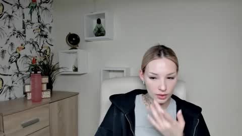 Snapshot of angela21babe chatting on March 2026 01:44:01 PM Angela online show from March 2026 01:44:01 PM