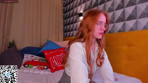 Angela online show from December 2025 01:10:01 AM