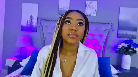 Angela Roberts online show from November 2025 04:11:02 AM