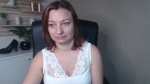 Angela online show from October 2025 05:27:01 AM