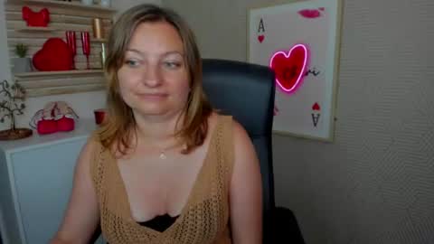 Snapshot of angela_samt chatting on June 2026 10:15:01 AM Angela online show from June 2026 10:15:01 AM