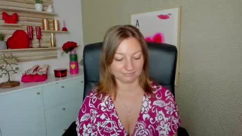 Snapshot of angela_samt chatting on July 2026 11:17:02 AM Angela online show from July 2026 11:17:02 AM