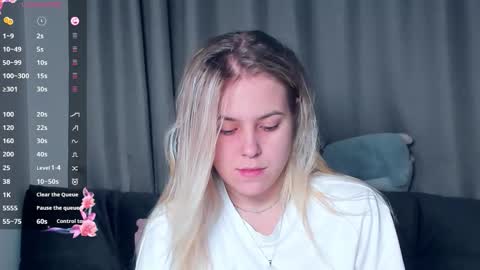 Snapshot of angelanty chatting on November 2025 01:10:01 PM Darsi Anty online show from November 2025 01:10:01 PM