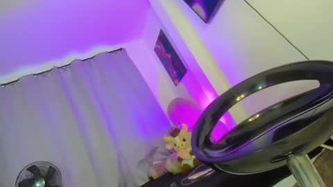 Angela online show from February 2026 09:18:02 PM