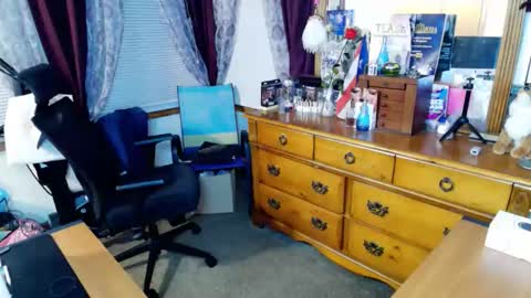 Angela Longcock online show from June 2026 05:02:01 AM