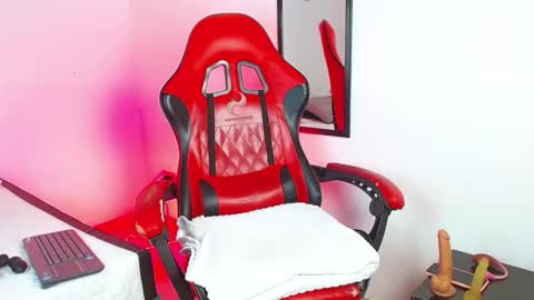 Snapshot of angelbacker chatting on November 2025 02:28:02 PM Angel online show from November 2025 02:28:02 PM