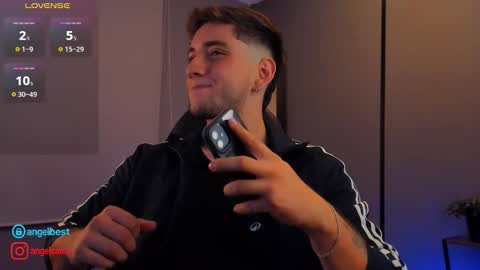 angelbell19 online show from October 2025 01:24:02 AM