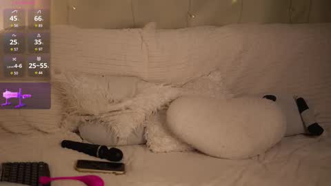 Snapshot of angelbengs chatting on February 2025 10:18:02 AM Hi my name is Anny HOT PVT IS OPEN MY FAV PATTER IS 57 online show from February 2025 10:18:02 AM