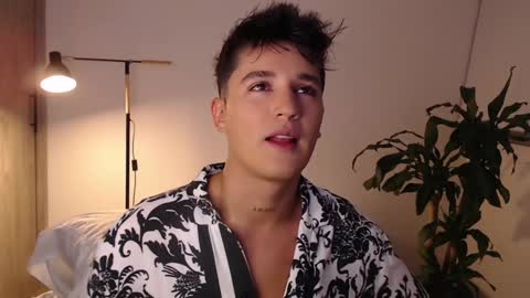 Snapshot of angelcossio chatting on December 2024 01:08:01 AM Angel online show from December 2024 01:08:01 AM