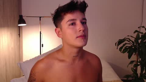 Snapshot of angelcossio chatting on December 2024 01:04:01 AM Angel online show from December 2024 01:04:01 AM