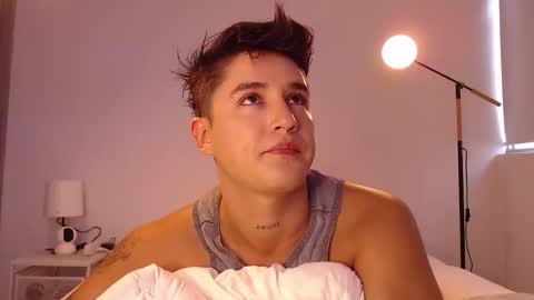 Snapshot of angelcossio chatting on October 2025 09:39:01 PM Angel online show from October 2025 09:39:01 PM