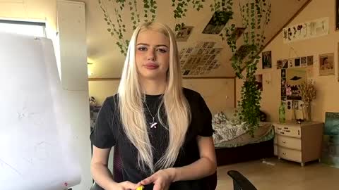 Snapshot of angelesgropper chatting on April 2026 09:05:01 AM Lena online show from April 2026 09:05:01 AM