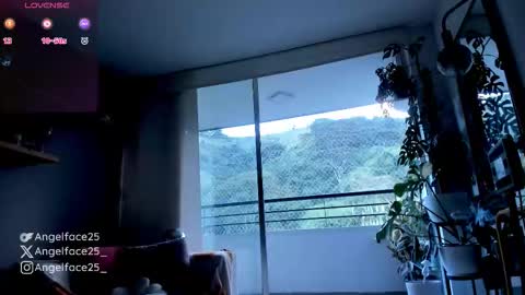 Snapshot of angelface25_ chatting on September 2025 10:11:02 PM . online show from September 2025 10:11:02 PM