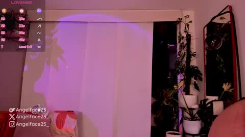 Snapshot of angelface25_ chatting on September 2025 11:08:02 PM . online show from September 2025 11:08:02 PM