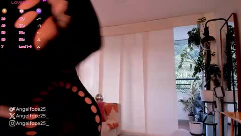 Snapshot of angelface25_ chatting on October 2025 10:28:02 PM . online show from October 2025 10:28:02 PM