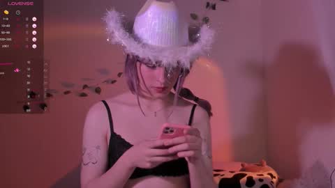 Snapshot of angelfiore chatting on October 2025 01:42:02 AM Angel Fiore online show from October 2025 01:42:02 AM