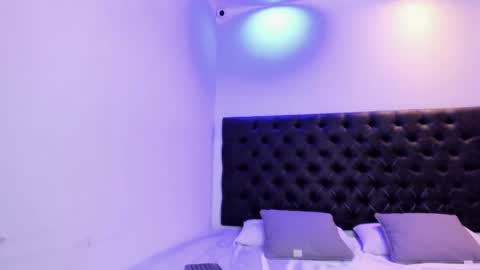 Angeli online show from November 2025 12:02:02 AM