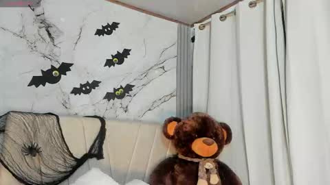 Carolina online show from October 2025 12:43:02 AM