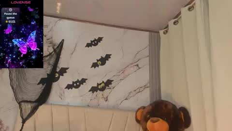 Carolina online show from October 2025 01:13:02 AM