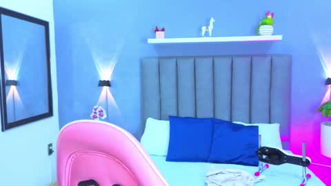 Snapshot of angelica_dymond chatting on October 2025 12:13:02 PM A N G E L I C A online show from October 2025 12:13:02 PM