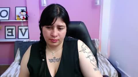 Snapshot of angelica_herrera chatting on November 2025 04:35:02 AM Angelica online show from November 2025 04:35:02 AM