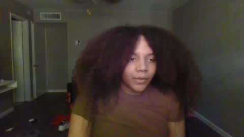 Snapshot of angelicaliusdomme chatting on October 2025 07:11:01 PM Alius Angelic online show from October 2025 07:11:01 PM