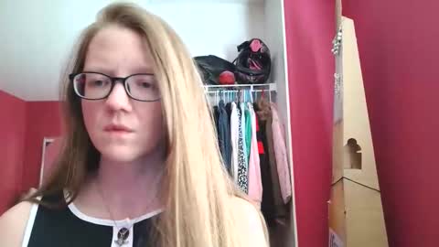 Snapshot of angelicangel3 chatting on April 2026 01:08:01 AM AngelicAngel online show from April 2026 01:08:01 AM
