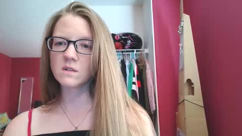 Snapshot of angelicangel3 chatting on May 2026 07:32:01 PM AngelicAngel online show from May 2026 07:32:01 PM