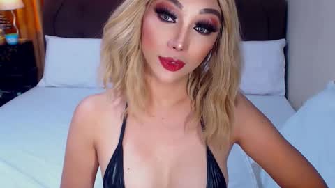 MS. AMALIA online show from November 2025 07:19:01 AM