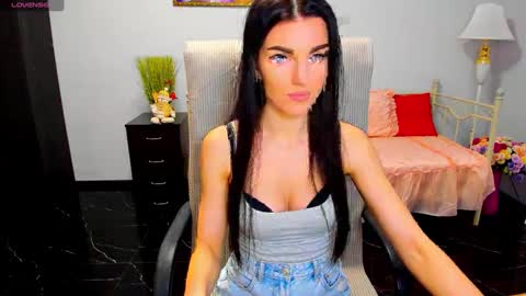 Snapshot of angelina_clark chatting on January 2025 01:54:01 PM Angelina online show from January 2025 01:54:01 PM