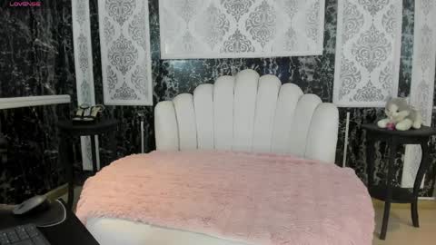 Snapshot of angelinaaustin chatting on April 2026 01:05:01 PM AngelONLINE GTM-5 online show from April 2026 01:05:01 PM