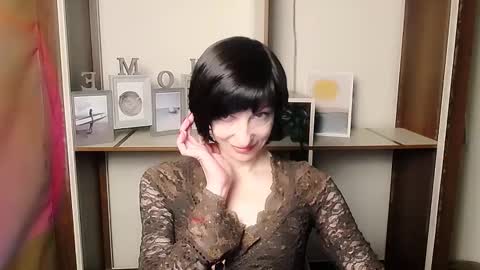 Angelina online show from January 2026 01:13:01 PM