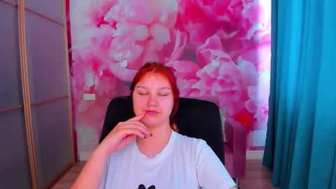 AngelinaLow online show from May 2026 11:29:01 AM