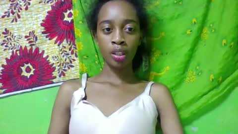 Snapshot of angeline221173 chatting on May 2026 06:35:01 PM angeline221173 online show from May 2026 06:35:01 PM